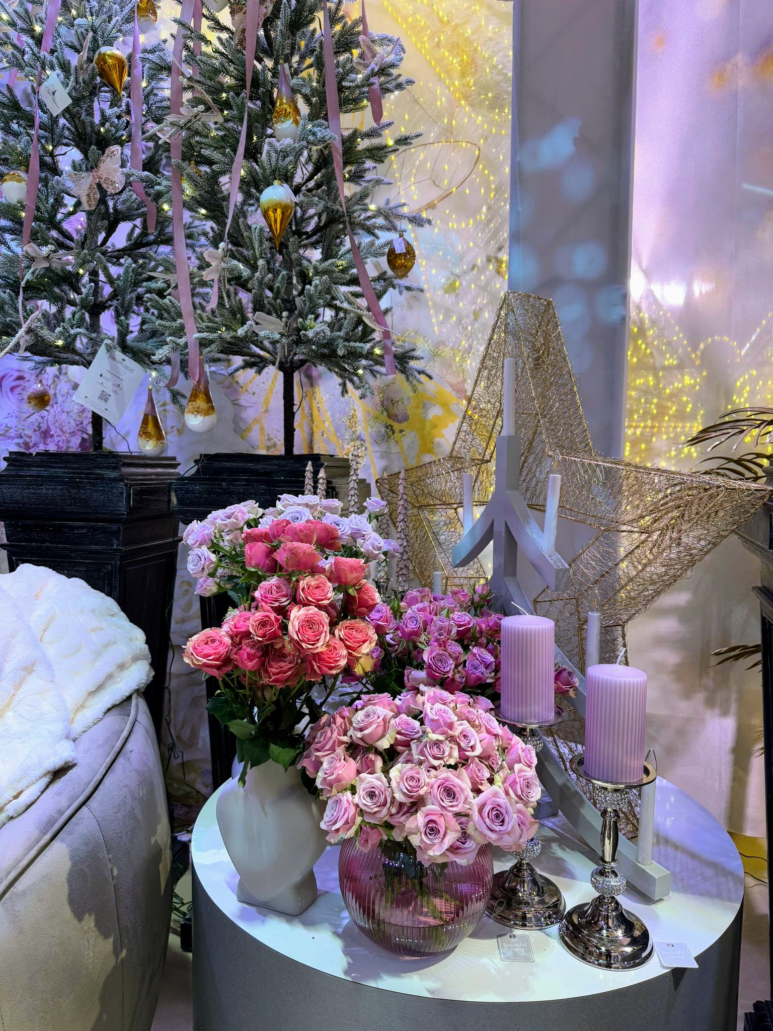 Read more about the article Pastel Spray Roses, the Secret To A Beautiful Christmas